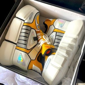 White cranberry platform sneakers Anthony want